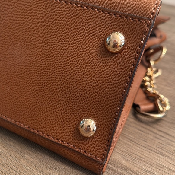 Michael Kors Hamilton Large Saffiano Leather Tote - Picture 6 of 7